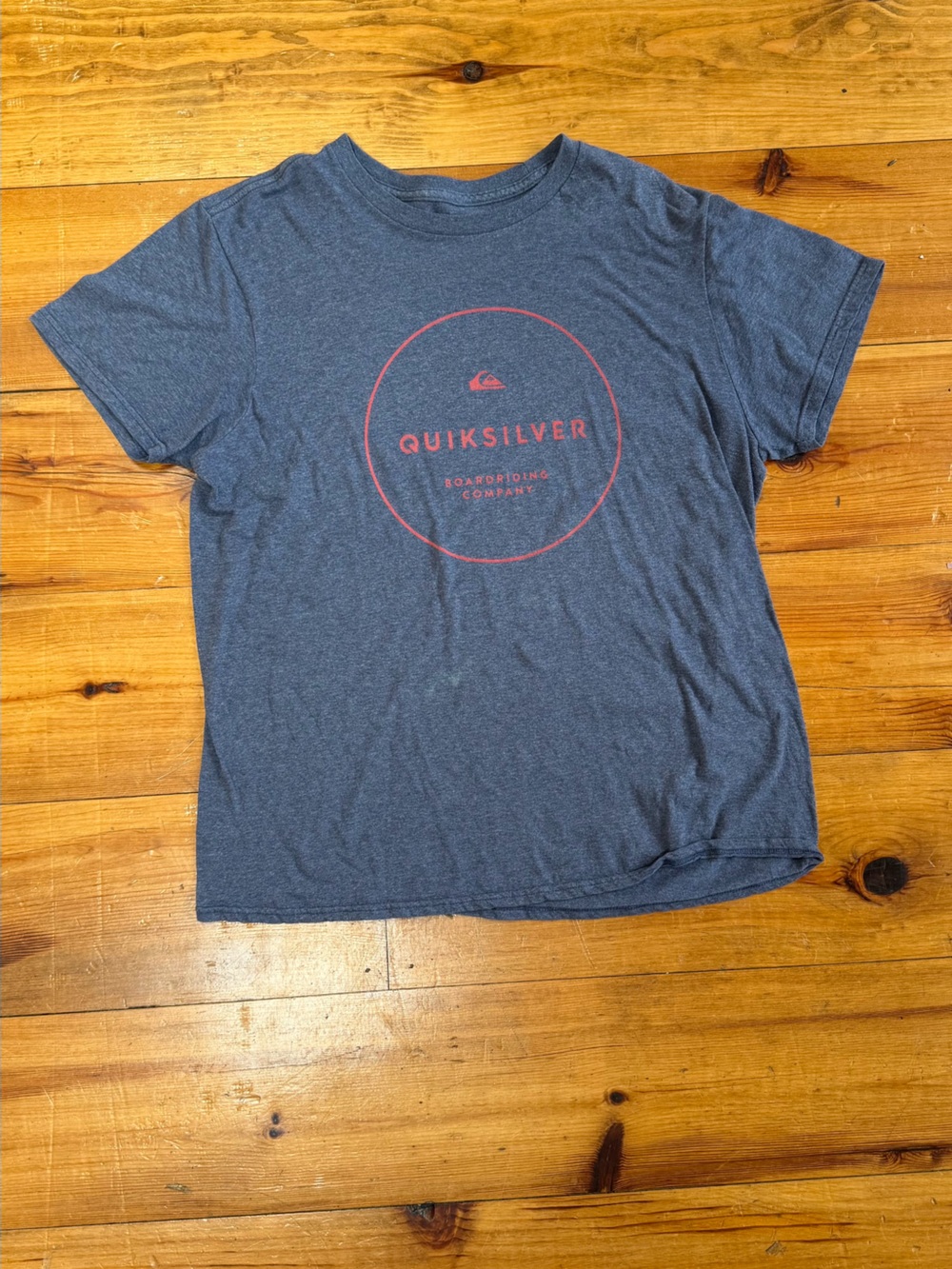 Quiksilver Heather Gray Blue Tee with Red Circular Logo